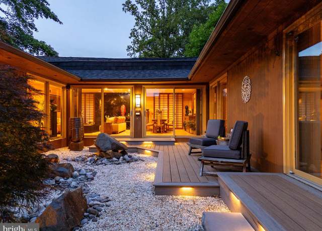 Property at 411 Clairemont Rd, Villanova, PA 19085, 3 beds, 3.5 baths