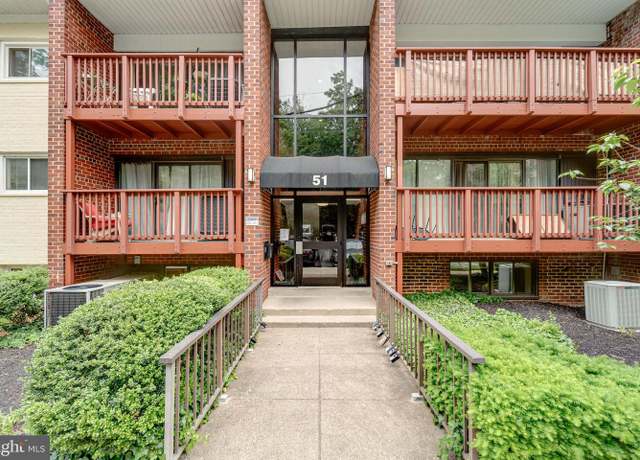 Property at 51 Skyhill Rd #202, Alexandria, VA 22314, 3 beds, 2 baths