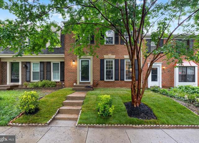 Property at 3980 Wilcoxson Dr, Fairfax, VA 22031, 4 beds, 3.5 baths
