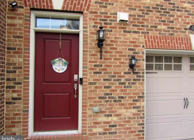 Property at 42624 Lisburn Chase Ter, Chantilly, VA 20152, 3 beds, 3.5 baths