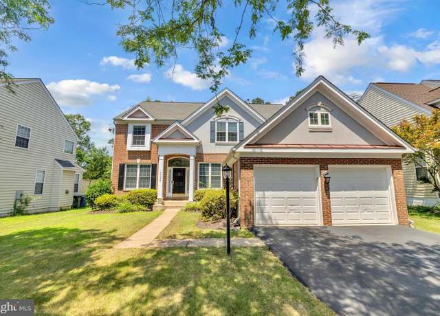 Property at 43332 Burke Dale St, Chantilly, VA 20152, 4 beds, 3.5 baths
