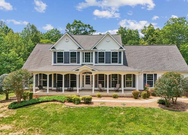 Property at 301 Gentle Breeze Cir, Fredericksburg, VA 22406, 5 beds, 4.5 baths