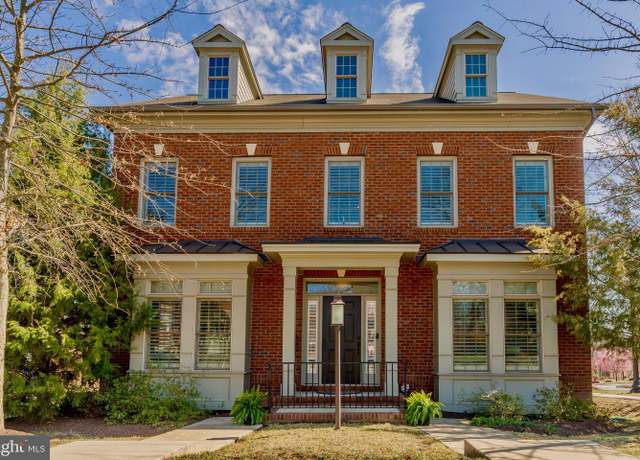 Property at 6139 Sligo Mill Rd NE, Washington, DC 20011, 4 beds, 3.5 baths