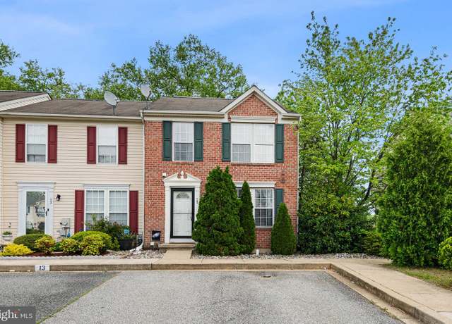Property at 15 N Bellwoode Dr, Newark, DE 19702, 3 beds, 3 baths