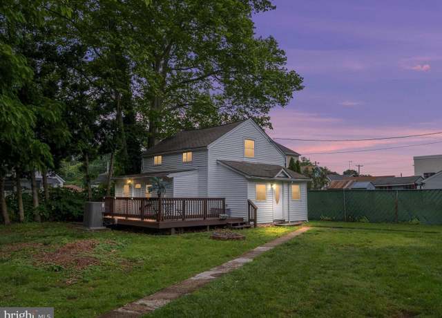Property at 11 Forest Ave, Wilmington, DE 19805, 2 beds, 1 bath