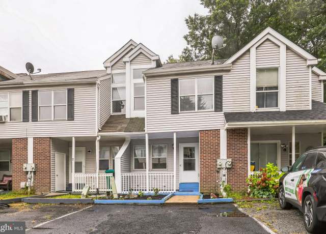 Property at 9 Brian Ct, New Castle, DE 19720, 3 beds, 1.5 baths