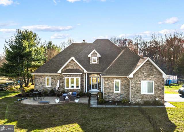 Property at 257 Hartford Rd, Medford, NJ 08055, 4 beds, 3.5 baths