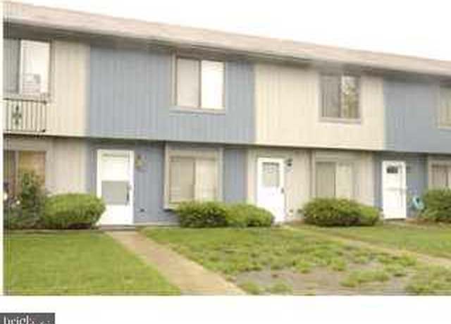 Property at 36 Creek Rd, Brick, NJ 08724, 2 beds, 1.5 baths