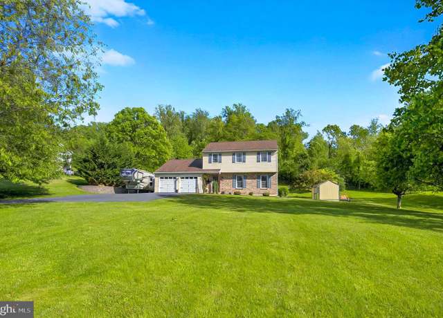 Property at 284 Mountaintop Rd, Reinholds, PA 17569, 3 beds, 2.5 baths