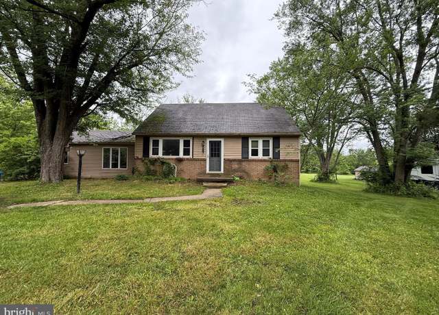 Property at 106 Maron Rd, Hatfield, PA 19440, 4 beds, 2 baths