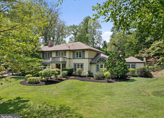 Property at 802 Maple Glen Ln, Wayne, PA 19087, 5 beds, 4.5 baths