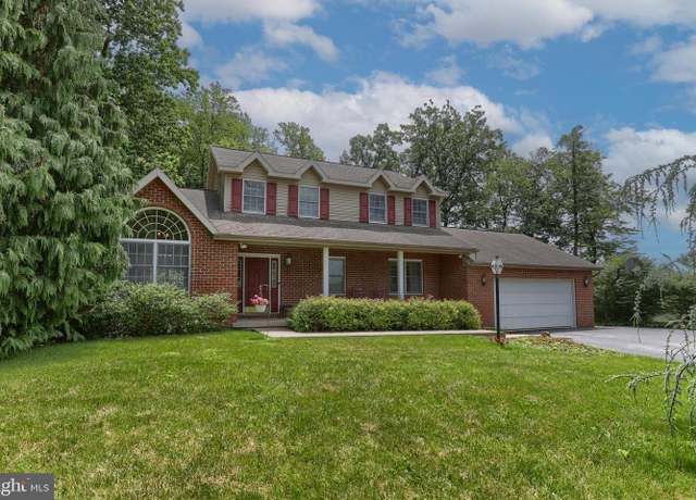 Property at 1382 Jessica Dr, Lebanon, PA 17046, 4 beds, 2.5 baths