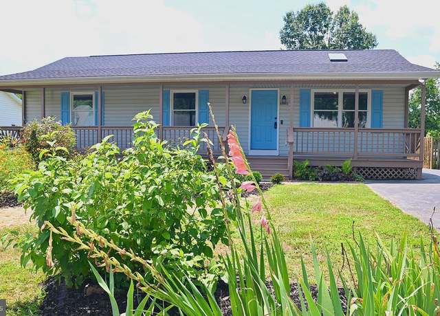 Property at 10942 Rugby Dr, Bealeton, VA 22712, 3 beds, 2 baths