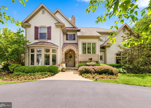 Property at 777 3rd St, Herndon, VA 20170, 5 beds, 5.5 baths