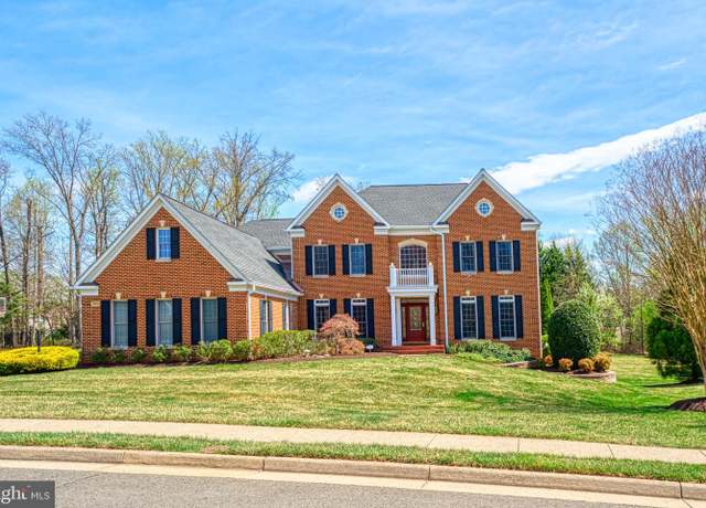 Property at 12812 Rose Grove Dr, Oak Hill, VA 20171, 5 beds, 4.5 baths