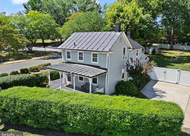 Property at 239 Old Waterford Rd NW, Leesburg, VA 20176, 3 beds, 2 baths