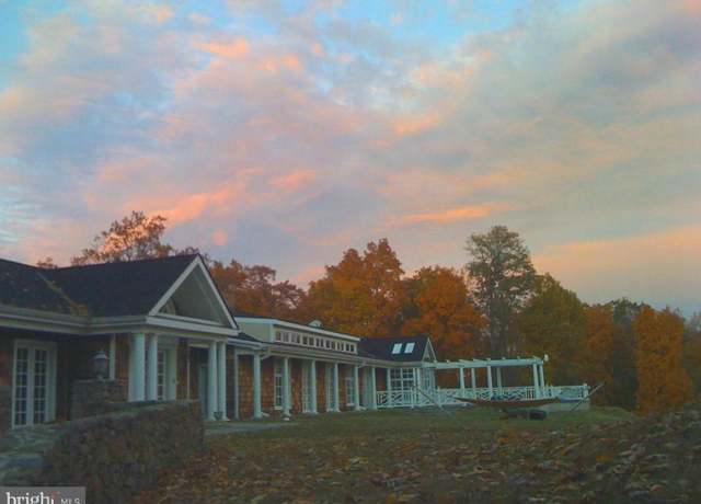 Property at 200 Fogg Mountain Ln, Flint Hill, VA 22627, 3 beds, 2.5 baths