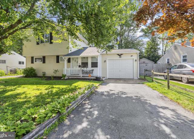 Property at 39 Roxeter Rd, New Castle, DE 19720, 3 beds, 2.5 baths