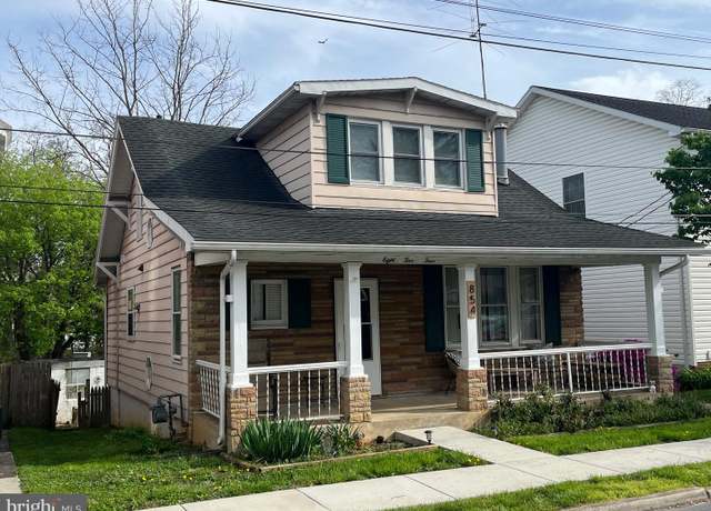 Property at 854 View St, Hagerstown, MD 21742, 3 beds, 2.5 baths
