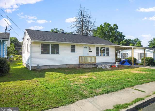 Property at 870 Pine St, Hagerstown, MD 21740, 3 beds, 1 bath