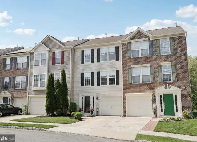 Property at 71 Clemens Ln, Turnersville, NJ 08012, 4 beds, 2.5 baths