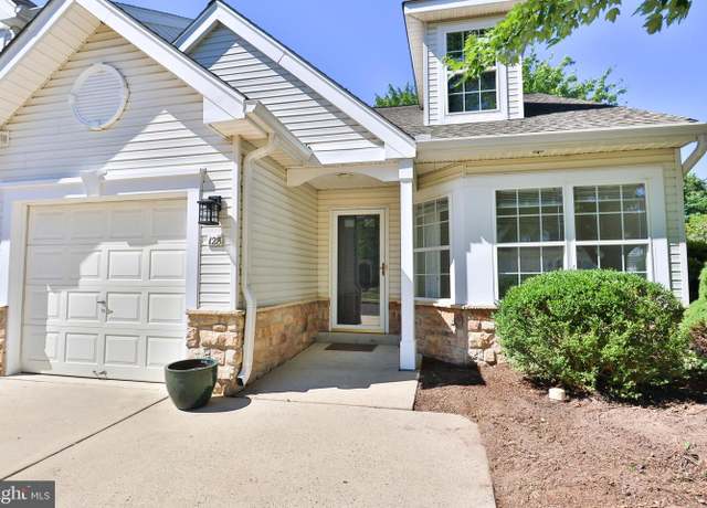 Property at 128 Progress Dr, Doylestown, PA 18901, 2 beds, 1.5 baths