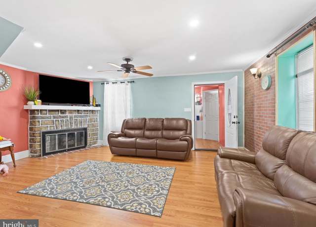 Property at 45 Marlborough Rd, Upper Darby, PA 19082, 4 beds, 2.5 baths