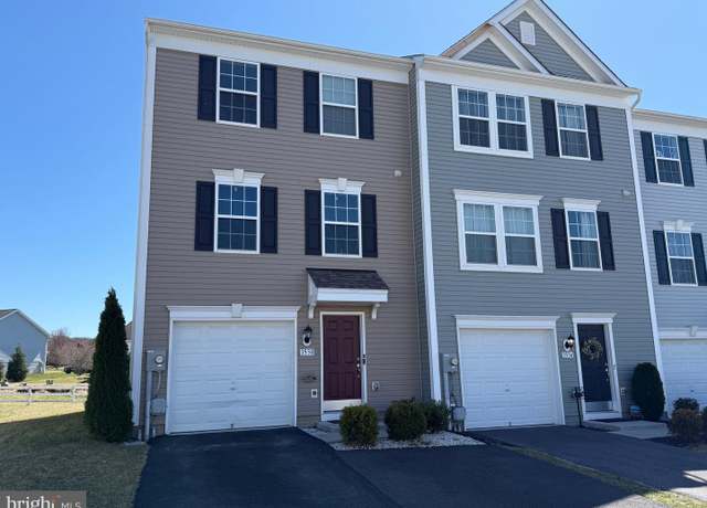 Property at 3538 Cedarbrook Ct, Fayetteville, PA 17222, 3 beds, 2.5 baths