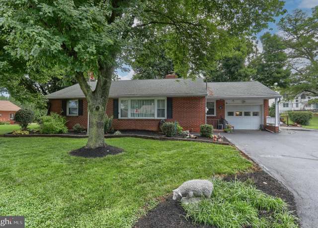 Property at 3 Pfautz Ave, Lititz, PA 17543, 3 beds, 2 baths