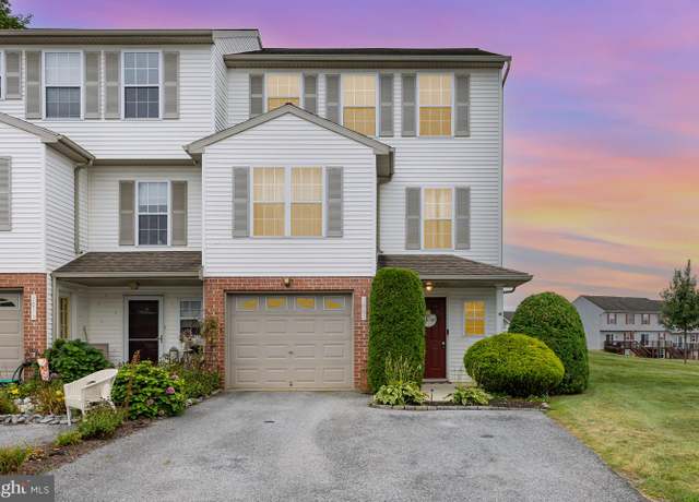 Property at 2080 Greystone Dr, Lebanon, PA 17042, 3 beds, 2.5 baths