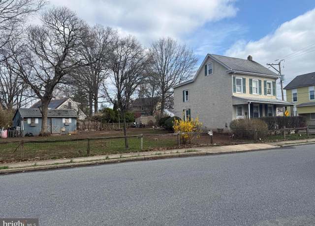 Property at 3 W Race St, Pottstown, PA 19464, 3 beds, 1 bath