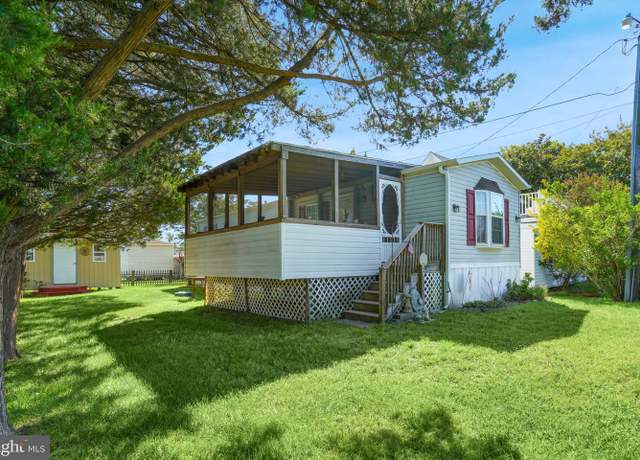 Property at 3237 Cakey Ln, Chincoteague Island, VA 23336, 2 beds, 1 bath
