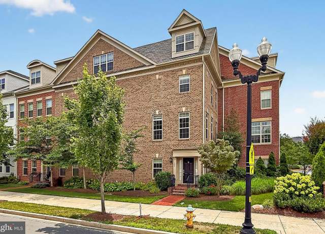 Property at 322 N George Mason Dr, Arlington, VA 22203, 5 beds, 4.5 baths