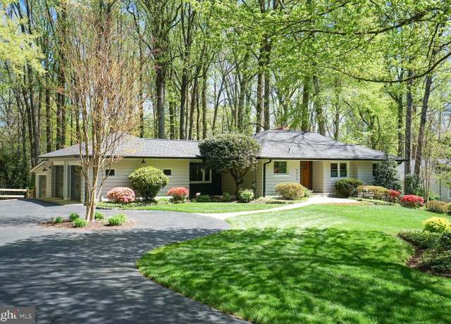 Property at 3419 Barkley Dr, Fairfax, VA 22031, 5 beds, 3 baths
