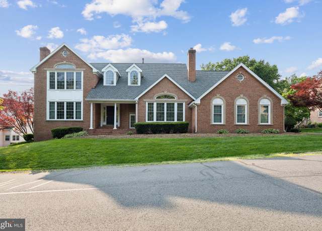 Property at 1292 Middleton Ct, Vienna, VA 22182, 5 beds, 4.5 baths