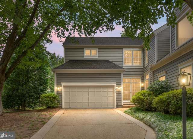 Property at 11415 Hollow Timber Ct, Reston, VA 20194, 4 beds, 3.5 baths