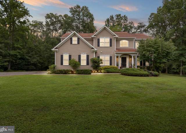 Property at 115 Town And Country Dr, Fredericksburg, VA 22405, 5 beds, 3 baths