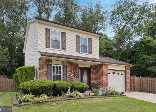 Property at 27 Iris Ln, Newark, DE 19702, 3 beds, 1.5 baths