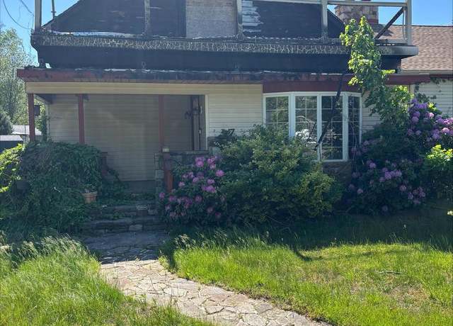 Property at 377 Gardens Ave, Atco, NJ 08004, 3 beds, 1.5 baths