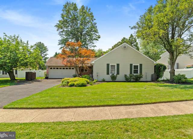 Property at 24 Meridian Cir, Newtown, PA 18940, 3 beds, 2 baths
