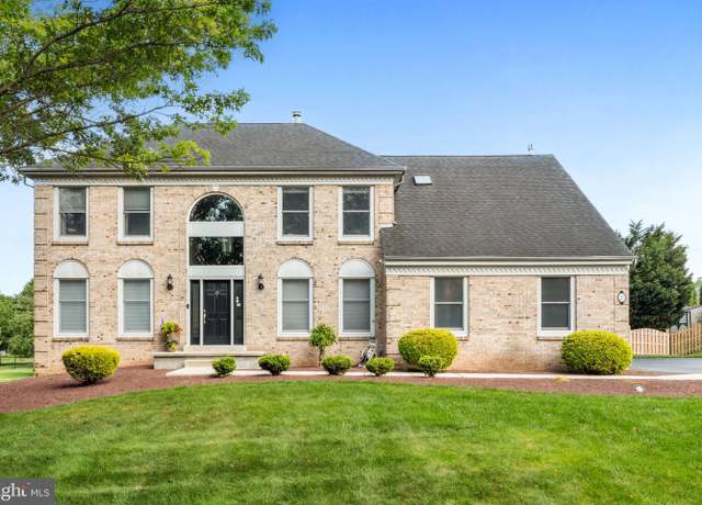 Property at 27 Rocking Horse Way, Southampton, PA 18966, 4 beds, 3.5 baths