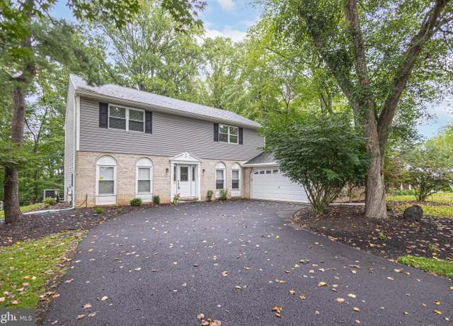 Property at 935 Edgewood Ln, Feasterville Trevose, PA 19053, 4 beds, 2.5 baths