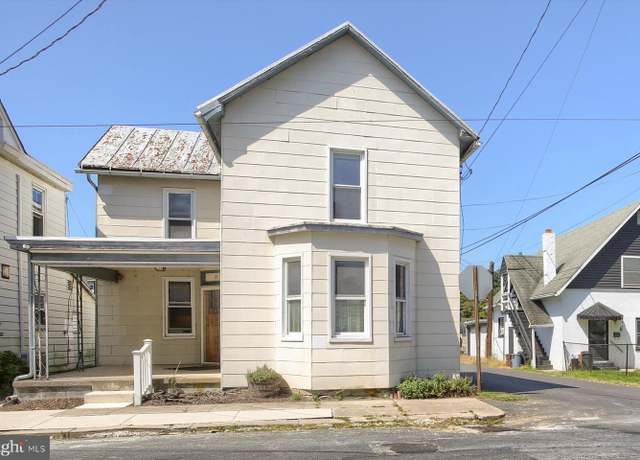 Property at 10 S Washington St, Mechanicsburg, PA 17055, 3 beds, 2 baths