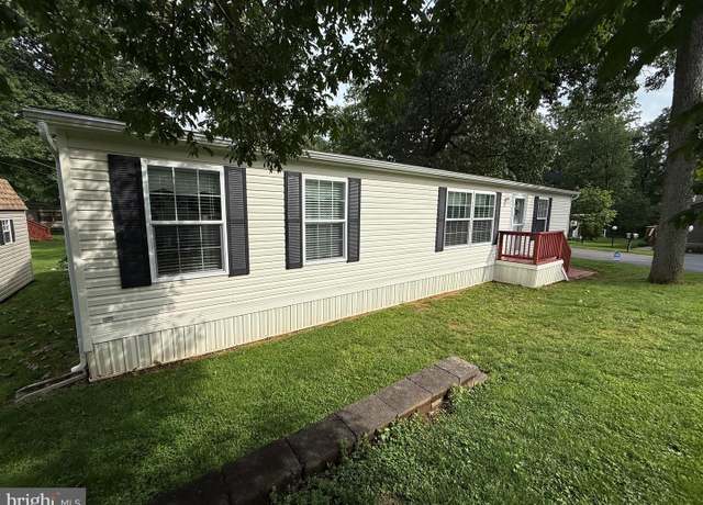 Property at 25 Rainbow Cir, Elizabethtown, PA 17022, 3 beds, 2 baths