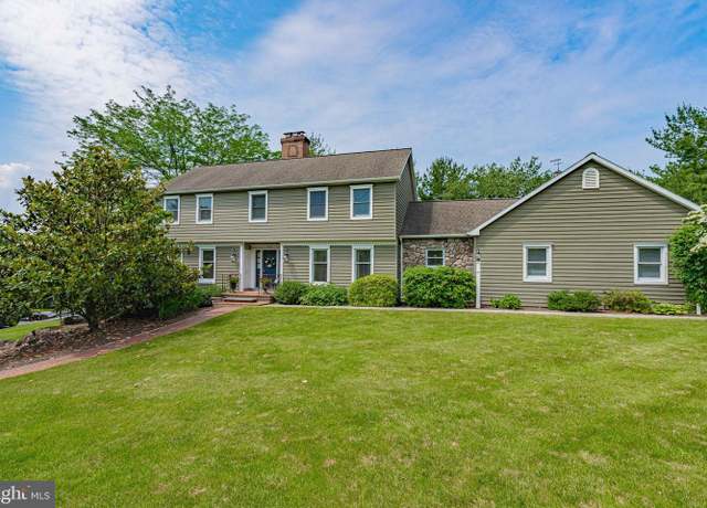 Property at 1770 Maplewood Ln, Allentown, PA 18103, 5 beds, 3.5 baths
