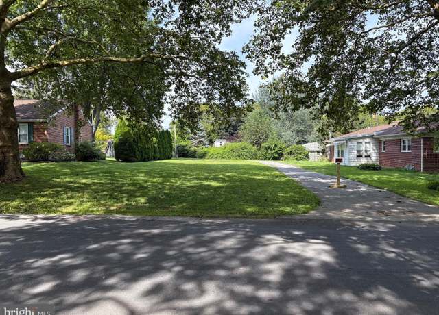 Property at 210 S Royal St, York, PA 17402