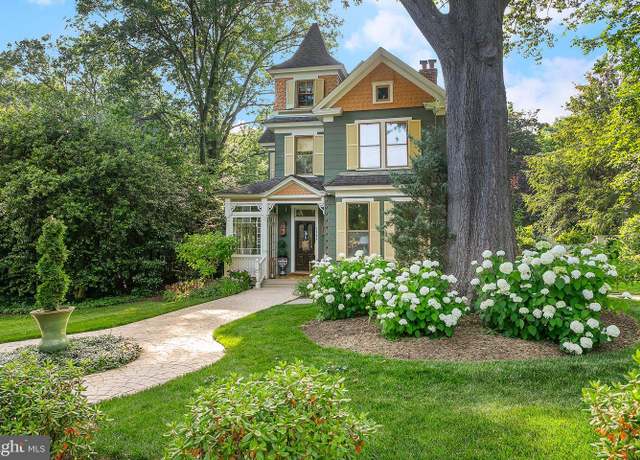 Property at 1506 N Nicholas St, Arlington, VA 22205, 4 beds, 2.5 baths