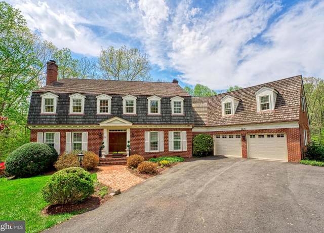 Property at 7419 Georgetown Ct, Mclean, VA 22102, 4 beds, 4 baths