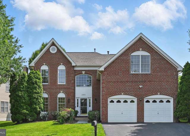 Property at 10861 Hunter Gate Way, Reston, VA 20194, 4 beds, 3.5 baths