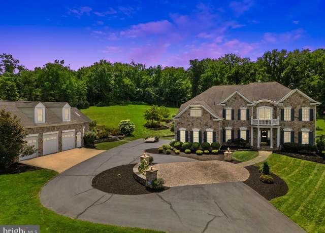 Property at 40243 Featherbed Ln, Lovettsville, VA 20180, 5 beds, 4.5 baths